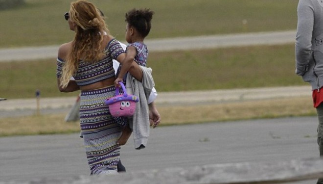 Beyonce, një çantë plot me para për pushime (FOTO)