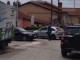 Ambasadori holandez mbush gropat në Prishtinë