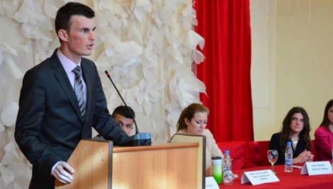 Denoncohet diplomati mashtrues nga Kosova, vidhte delegatët