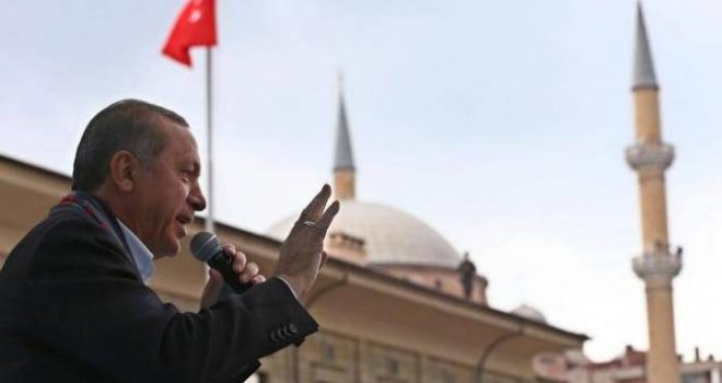 Erdogan humbet … shumicën absolute në Turqi!