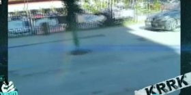 Qytetarët ja bëjnë bllok Lutfi Hazirit me pisha në mes të rrugës! (Video)