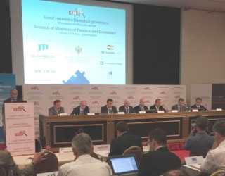 Guvernatori Hamza në samitin“E ardhmja financiare e rajonit”
