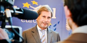 Hahn: Zgjerimi i BE-së nuk ndalet