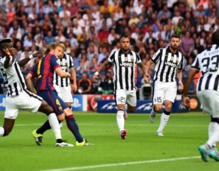 arcelona në epërsi prej 2-1 kundër Juventusi