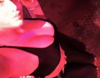 Diçka është futur mes gjoksit të Kallashit (Foto)