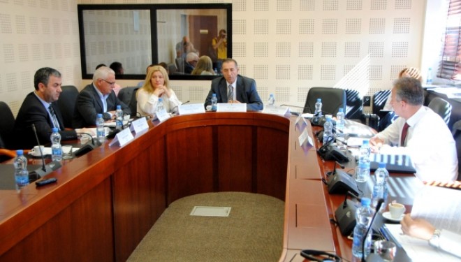 Me urgjencë kërkohet auditimi për partitë politike