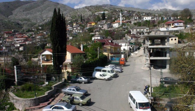 LAZARATI BLU/ 95 % e votave shkojnë për Partinë Demokratike