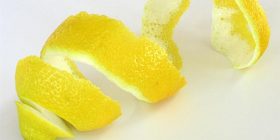 Mos i hidhni lëvoret e limonit