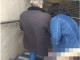 E turpshme! Masturbon të moshuarin në mes të rrugës (+18)