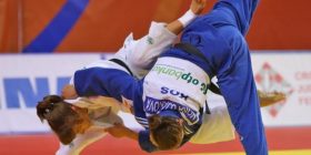Nora mposht francezen Blot