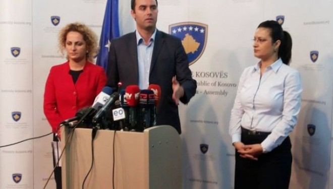 Opozita lëshon në mënyrë demonstrative mbledhjen Kryesisë së Kuvendit (Foto)