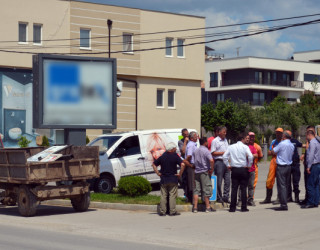 Komuna e Gjilanit në aksion për heqjen e të gjitha reklamave pa leje