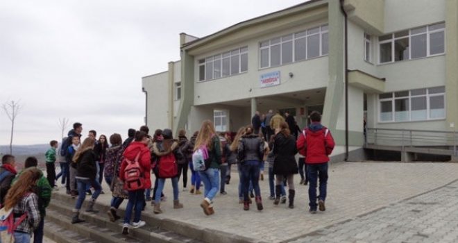 Viti shkollor mund të fillojë me grevë