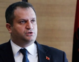 Ja pasuria e Shpend Ahmetit (Dokument)