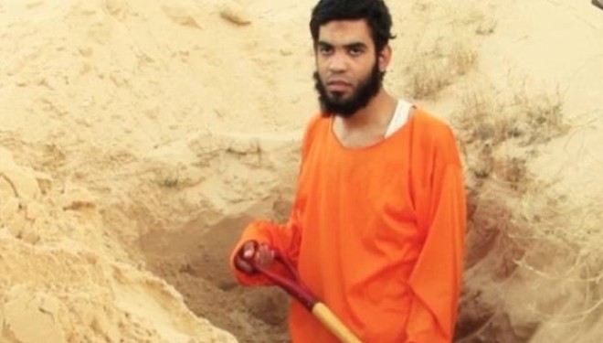 ISIS e detyron ta hap varrin e vet (Foto)