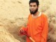 ISIS e detyron ta hap varrin e vet (Foto)
