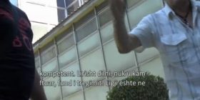 Drejtori i shkollës sulmon TV-Alsat (Video)