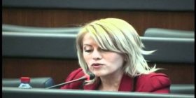 Vajza e deputetes Xhevahire Izmakut: Të lutna mam mos e voto Gjykatën Speciale!