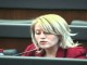Vajza e deputetes Xhevahire Izmakut: Të lutna mam mos e voto Gjykatën Speciale!