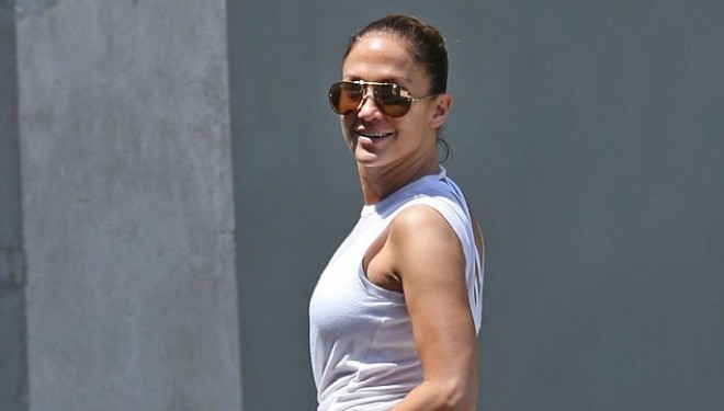 Jennifer Lopez, ende në top formë! (Foto)