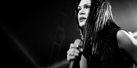 Jessie J flet për sëmundjen
