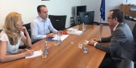 Ministrin Hoti, u takua me përfaqësues të Institutit KAF