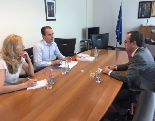 Ministrin Hoti, u takua me përfaqësues të Institutit KAF