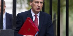 Britanikët këshillohen të mos udhëtojnë në Tunizi