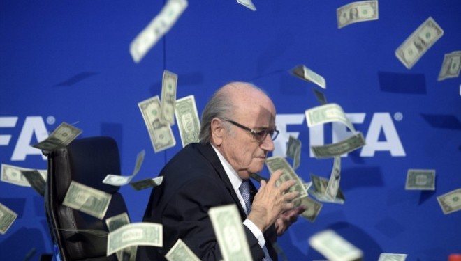 Skandali FIFA, SHBA “kërcënon” edhe Blatter