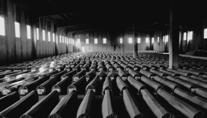 The Guardian, me akuza të rënda: SHBA-të dhe Britania “flijuan” Srebrenicën