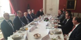 Kryeministri Isa Mustafa u takua me përfaqësues të bizneseve në Gjermani