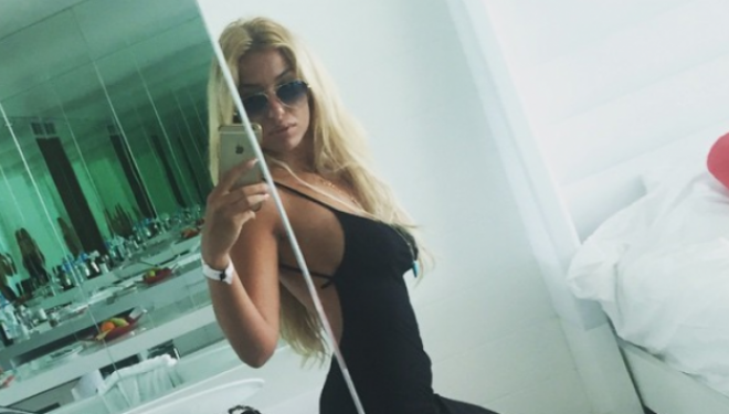 Foto e nxehtë nga Adelina Tahiri (Foto)