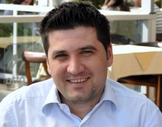 Në lëkurën e Isa Mustafës!