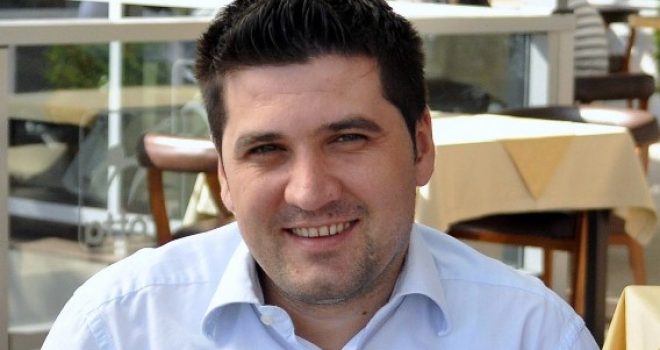 Në lëkurën e Isa Mustafës!