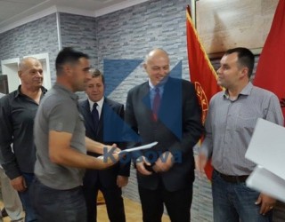 Dhjetëra veteranë u pajisen me certifikata