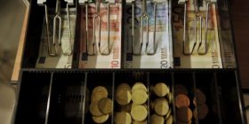 Mbi 13 mijë qytetarë shpërblehen për kuponët fiskal