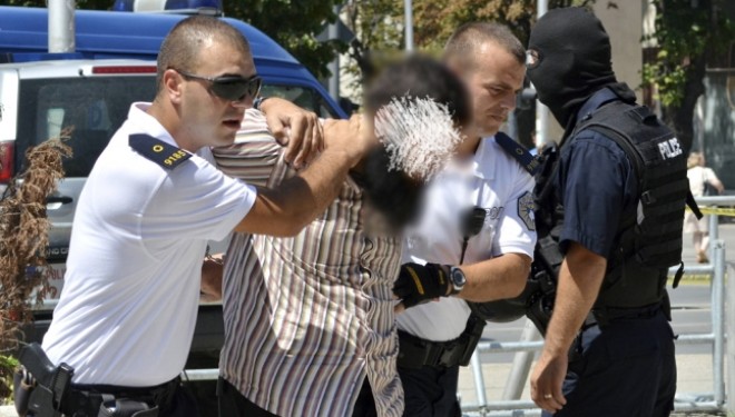 Policia: Arrestohen 5 të dyshuar për terrorizëm