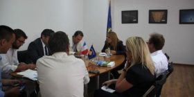 Investitorët në Brezovicë takojnë ministren Bajrami