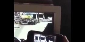 Makina hedh në erë një biçiklist (Video +18)