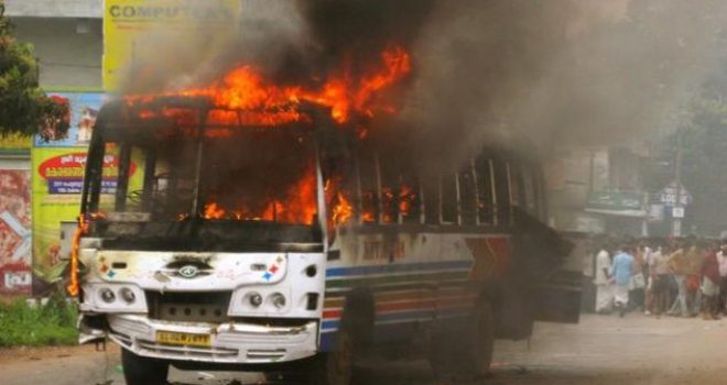 Digjen katër autobusë në Mitrovicë