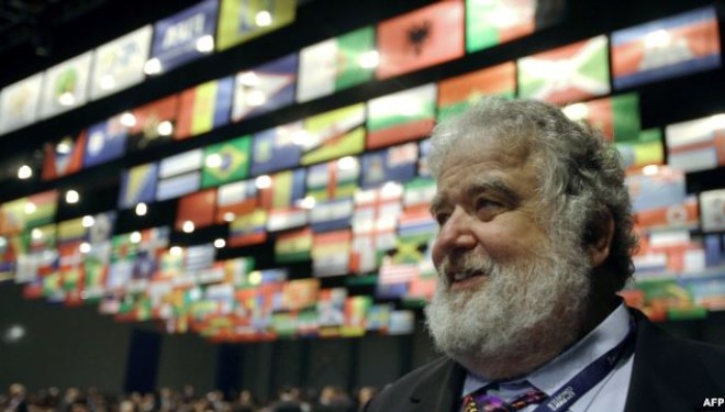 FIFA ia ndalon përgjithmonë veprimtarinë Chuck Blazer-it