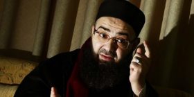 Ahmet Hoxha i reagon kolegut të tij: Mos gënjeni në emër të Allahut, seksi oral nuk është haram