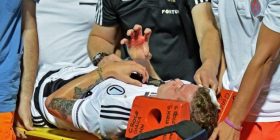 Ja çfarë thotë lojtari polak që u goditë mbrëmë nga tifozët e Kukësit (Foto)