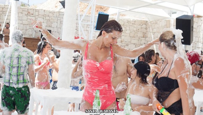 Jetë e shfrenuar në Sarandë! “Girls, just wanna have fun”(FOTO)