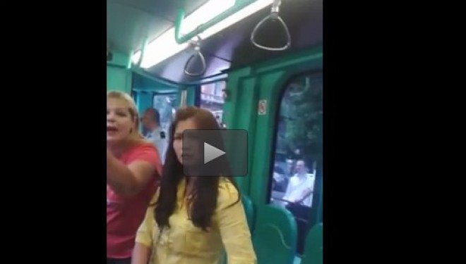Vajza rome tenton të vjedhë në autobus, ja ndëshkimi që mori