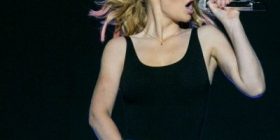 Iggy Azalea prekje të padëshirueshme në skenë