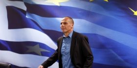 Jep dorëheqje ministri grek i financave: Do ta veshi me krenari urrejtjen e kreditorëve