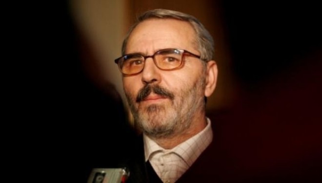 Isa Mustafa përjashton nga nënkryetari Sabri Hamitin. Tash janë Luta, Agim Veliu dhe Haki Rugova!