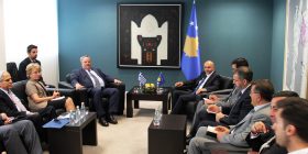 Mustafa priti në takim ministrin e Punëve të Jashtme të Greqisë, Nikolaos Kotzias