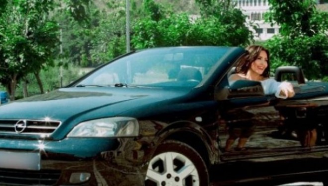 Biznesmeni shqiptar i fal kabriolet, këngëtarja ukrainase nuk ia pranon (Foto)